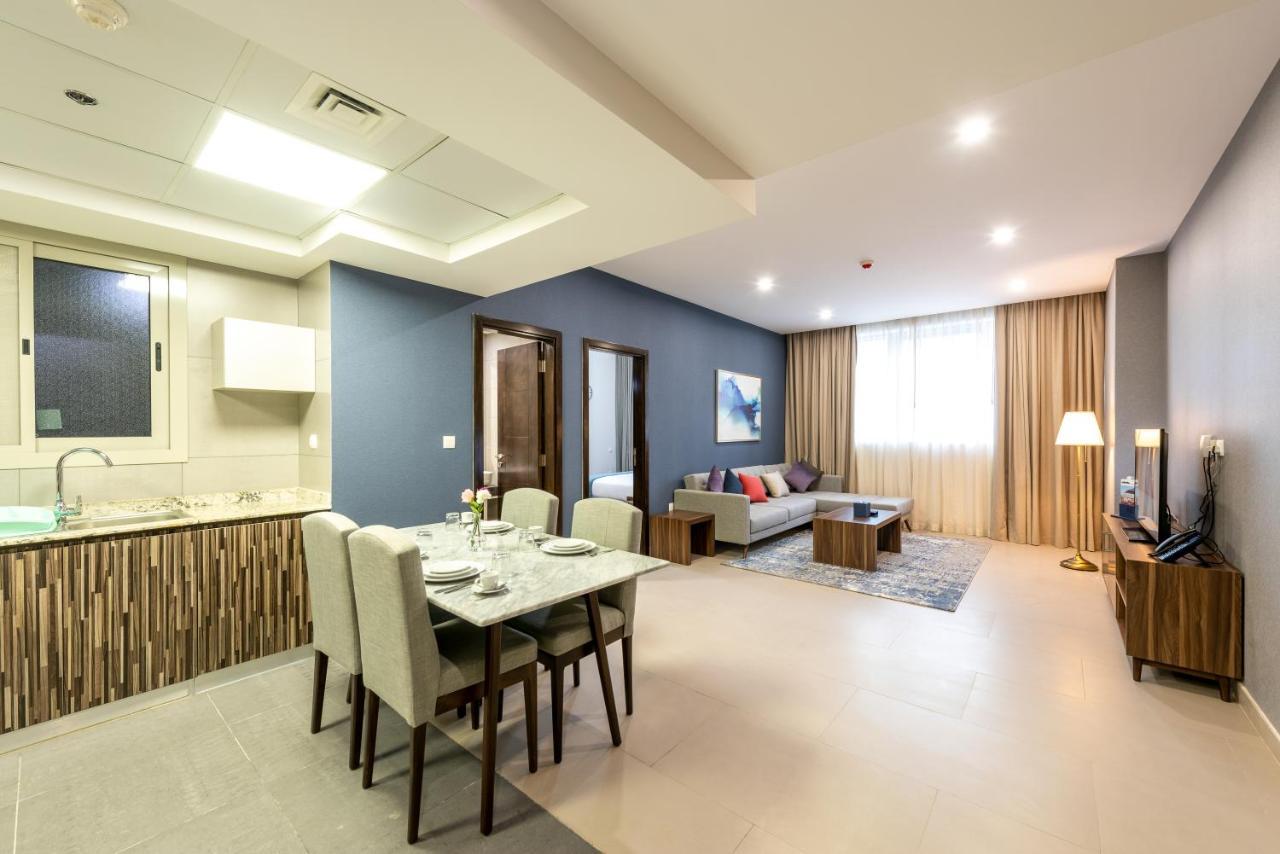Luxe Grand Hotel Apartments Sharjah Luaran gambar A typical apartment at the complex